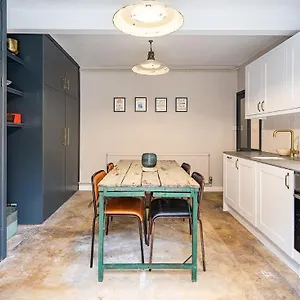 Stunning Basement Flat In Central Location , Bath United Kingdom